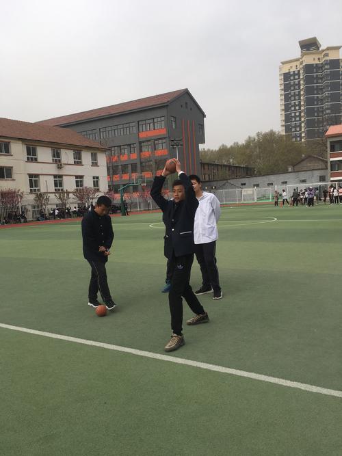 趣味运动会个人项目(趣味运动会作文有耐力跑、投实心球、速度阶梯、一级方程式、旋转...)