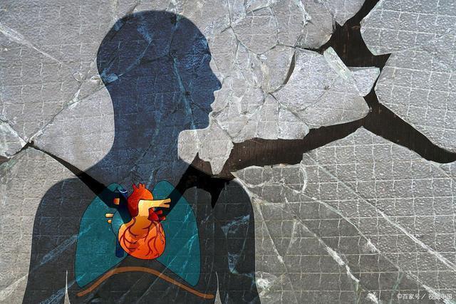 妄想症的10个前兆(什么叫妄想症？得了这病的人有哪些表现？)