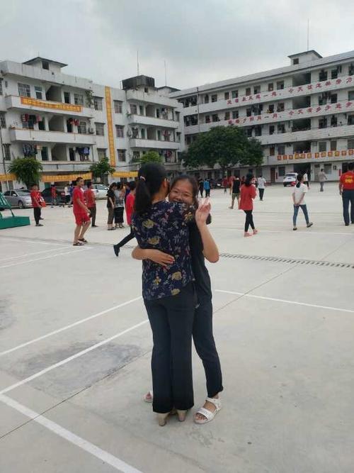 测试他对你是什么感情(你在他心中是什么颜色？)