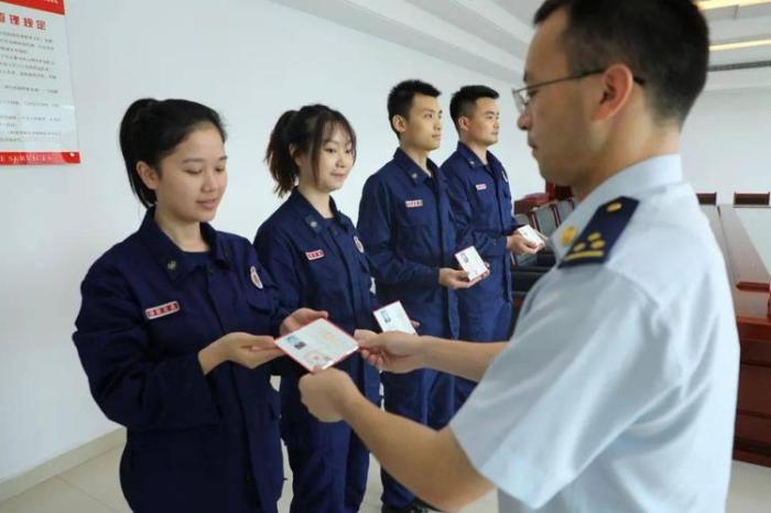 消防员证报考条件(2021年消防证的报考条件是什么？)