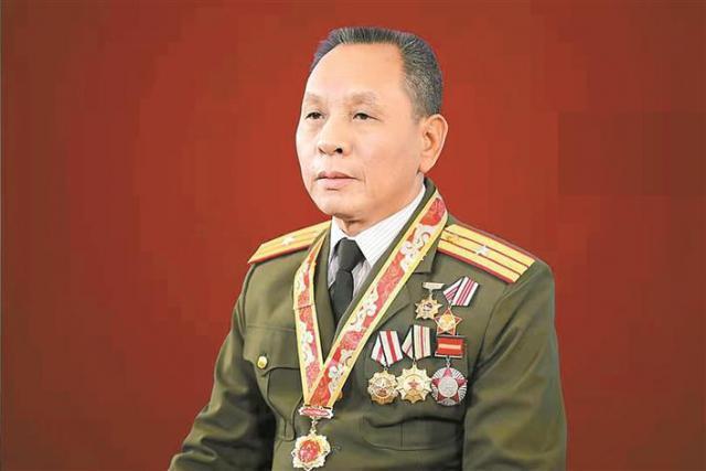 现代英雄人物(中国近代英雄人物事迹有哪些？)