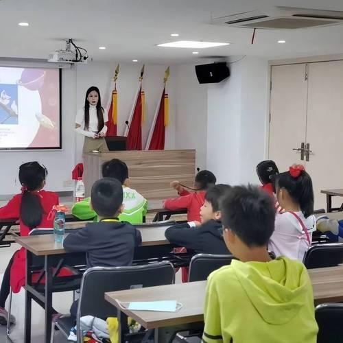 活跃课堂气氛的小技巧(如何活跃课堂气氛)