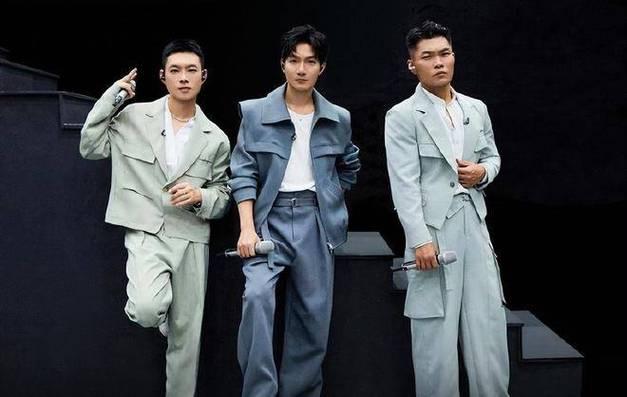 妖怪名单之九狐传(仙三锁妖塔第八层怎么从东走到西？我第九层的三个机关全开了,通过法...)
